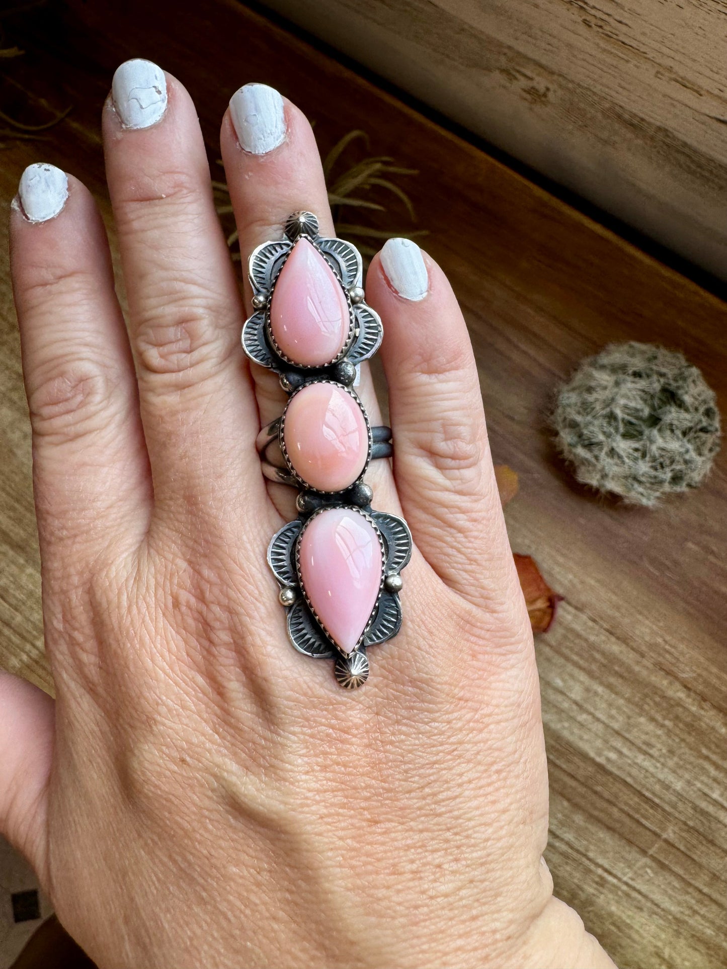 Long Ring - adjustable - pink conch and sterling silver III