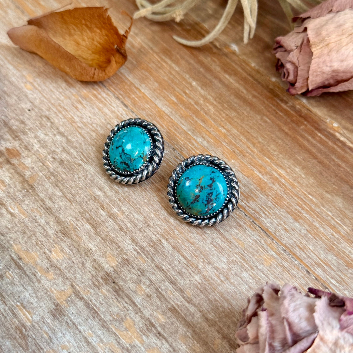 Round Turquoise Rope Border Stud Earrings
