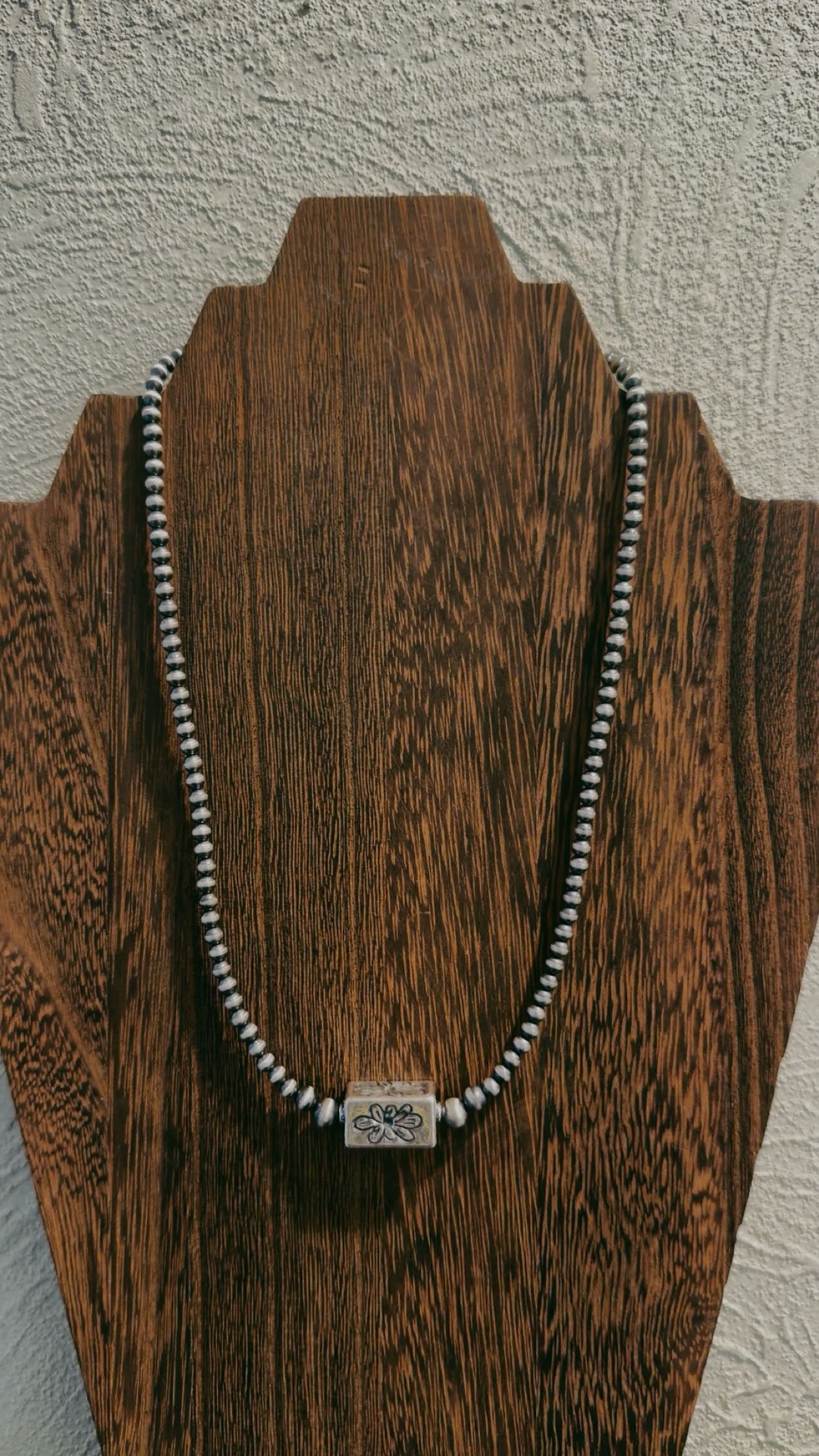 18” 4MM with flower barrel bead