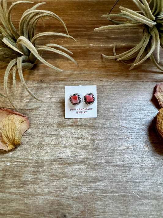 Mini Square Spiny Oyster Stud Earrings – Zuni