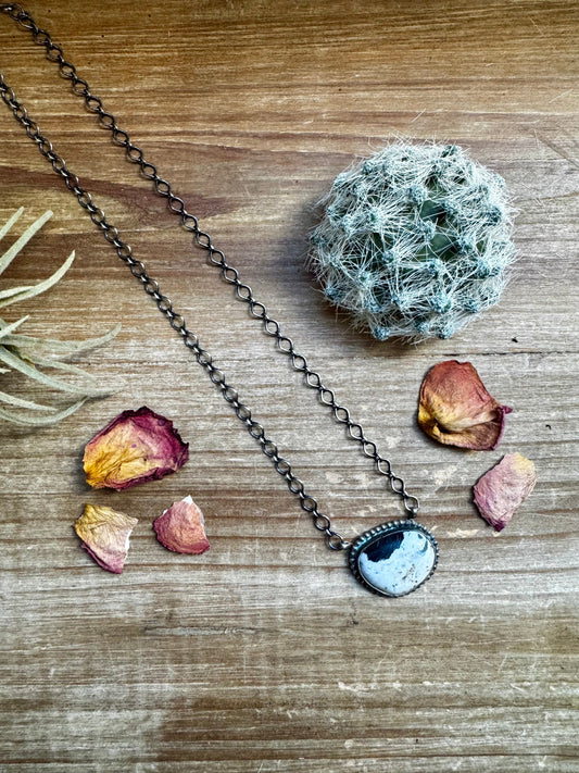 Round Bar Necklace - White Buffalo - 20" SS chain