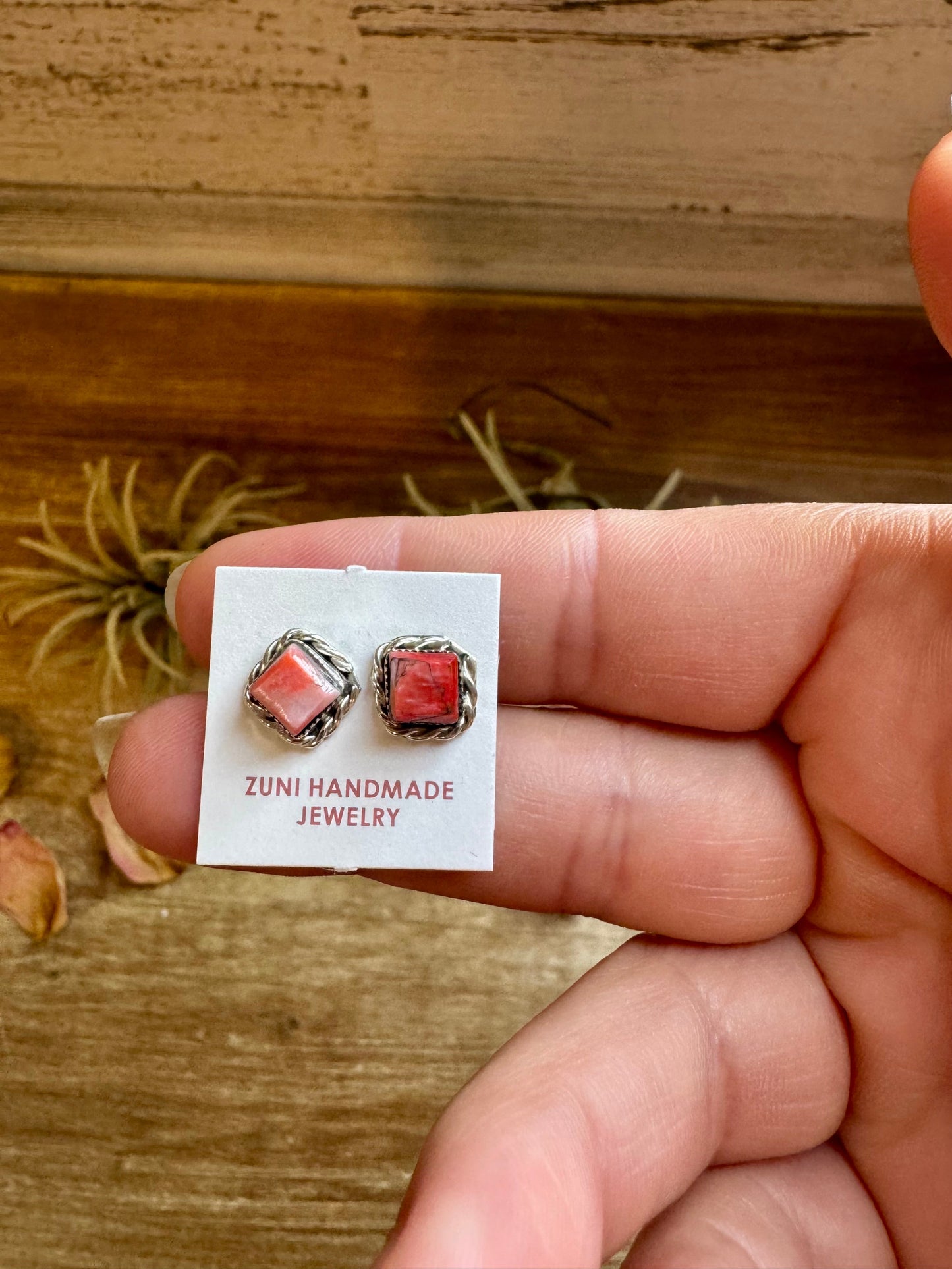 Mini Square Spiny Oyster Stud Earrings – Zuni