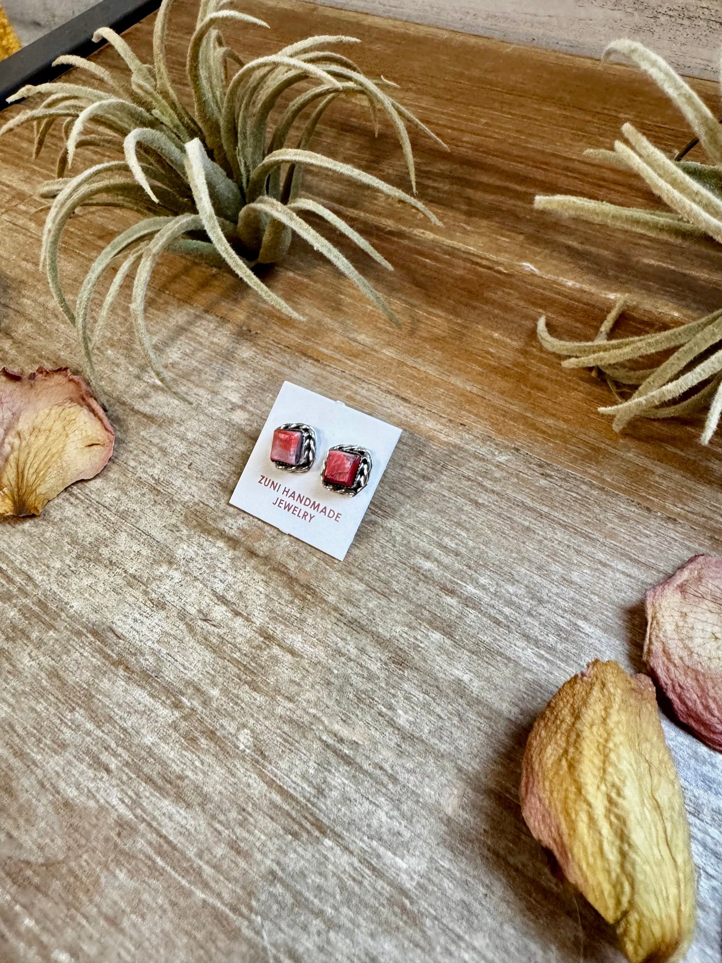Mini Square Spiny Oyster Stud Earrings – Zuni