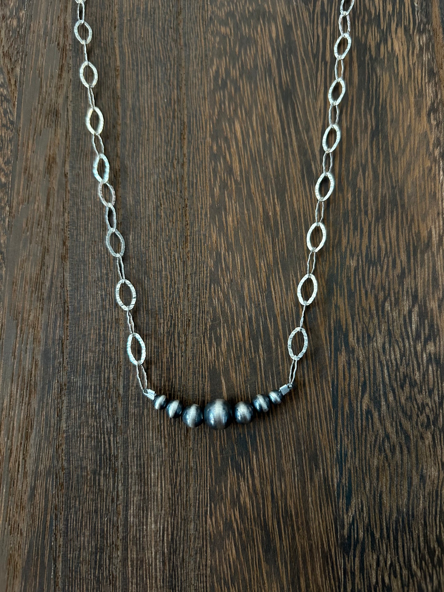 18” chain with graduated pearl bar