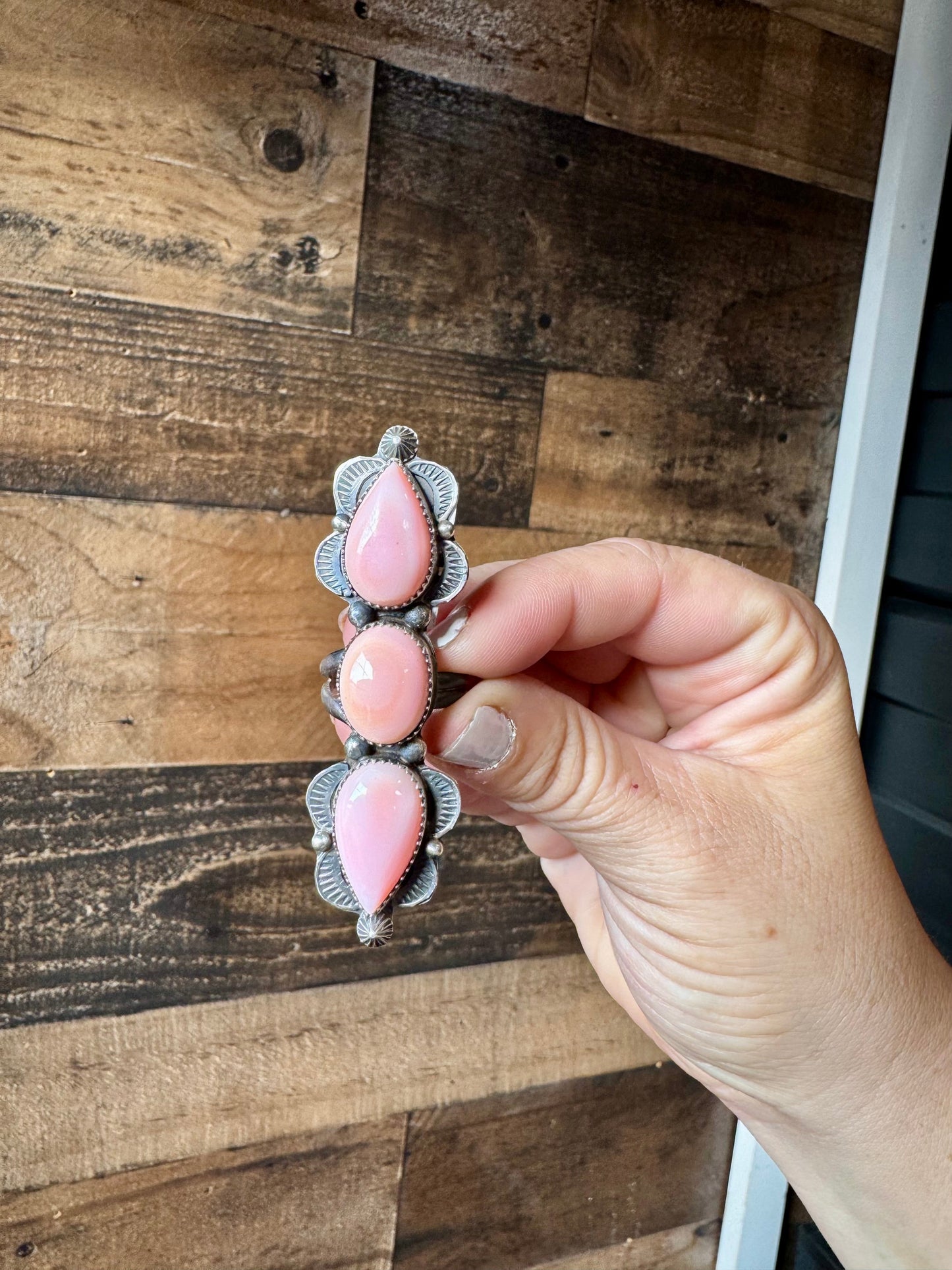 Long Ring - adjustable - pink conch and sterling silver III