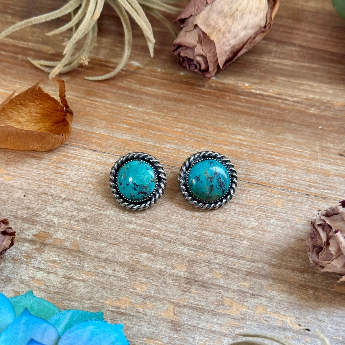 Round Turquoise Rope Border Stud Earrings