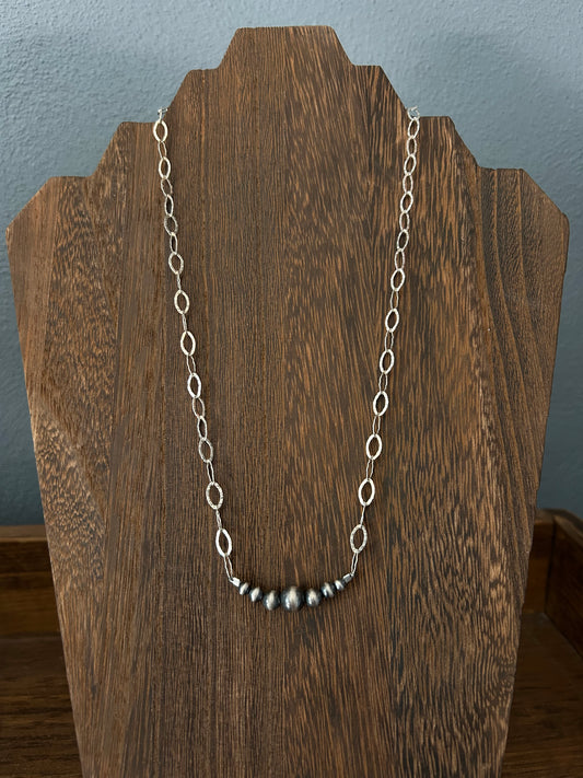 18” chain with graduated pearl bar