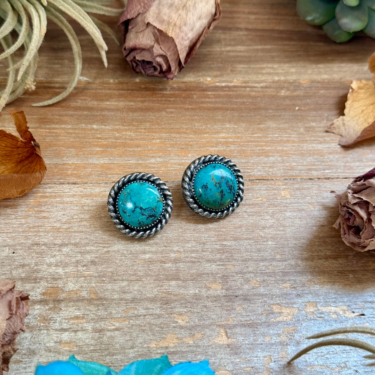 Round Turquoise Rope Border Stud Earrings