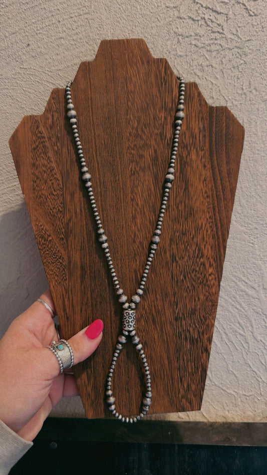 Barrel bead lariat