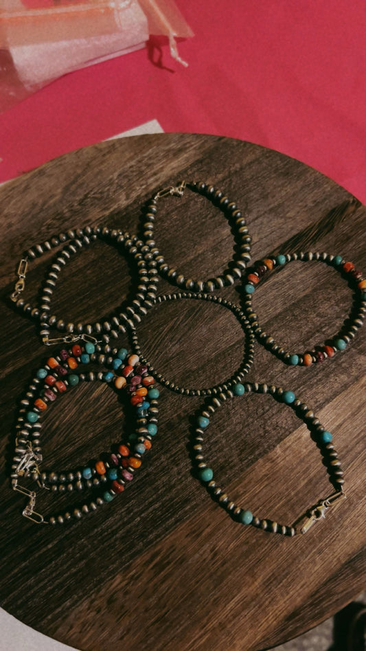 Pearl bracelets - stretchy or clasp